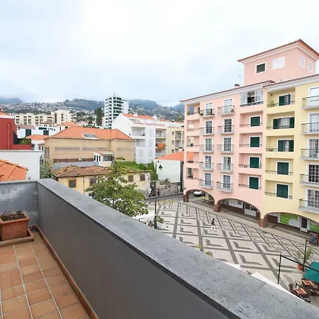 Apartment Tr3s Qu4rtos Carmo By Analodges