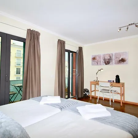 Tr3s Qu4rtos Carmo By Analodges Apartment *