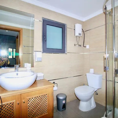 Tr3s Qu4rtos Carmo By Analodges Apartment