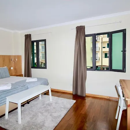 Tr3s Qu4rtos Carmo By Analodges Apartment